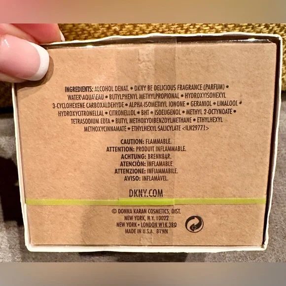 DKNY Be Delicious Eau de Parfum Spray - Picture 3 of 3